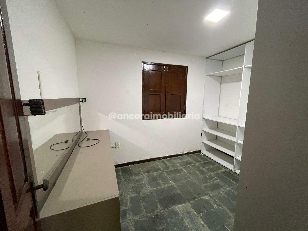 Casa para aluguel no Campo Grande: 