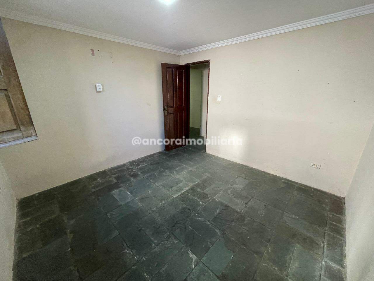 Casa para aluguel no Campo Grande: 
