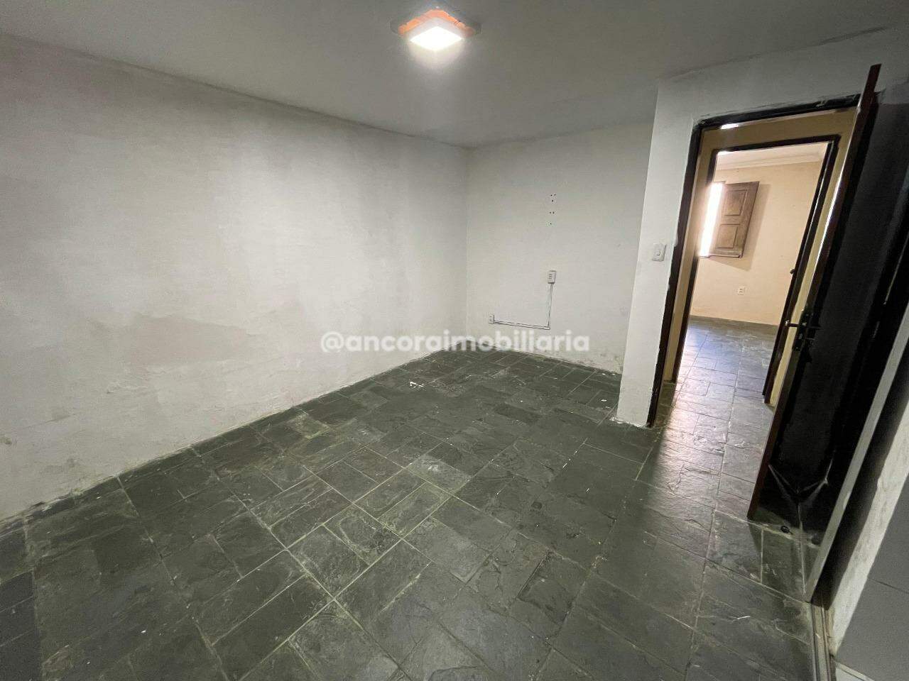 Casa para aluguel no Campo Grande: 
