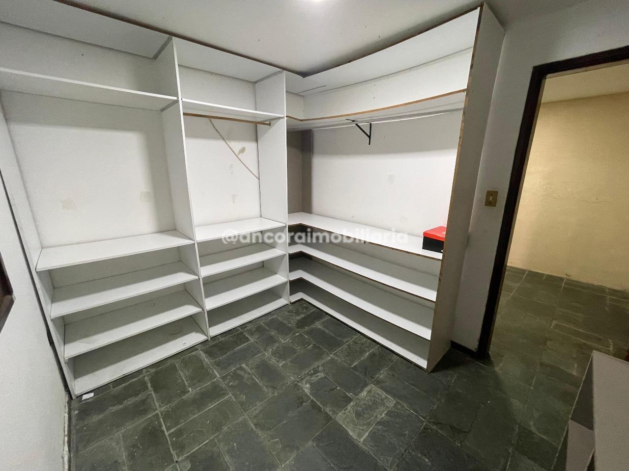 Casa para aluguel no Campo Grande: 