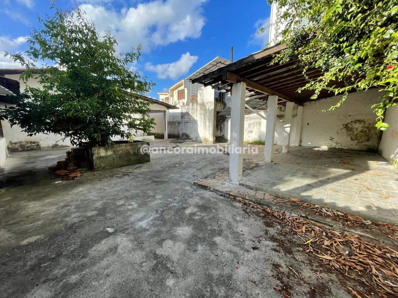 Casa para aluguel no Campo Grande: 