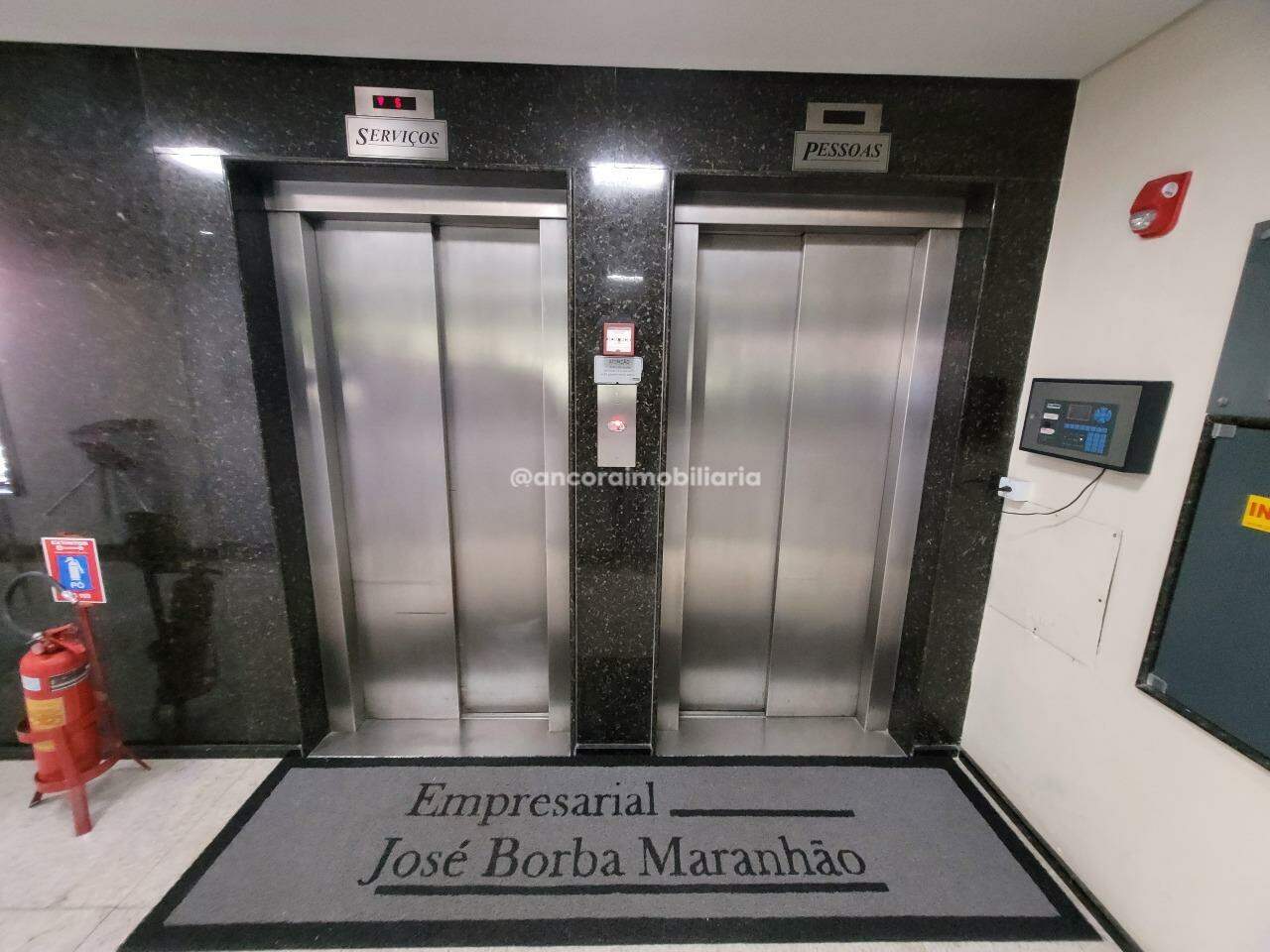 Sala para aluguel no Santo Amaro: 