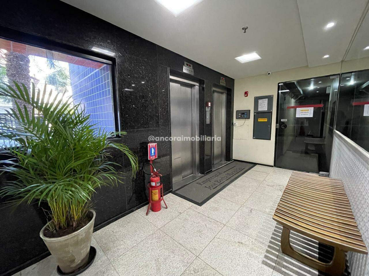 Sala para aluguel no Santo Amaro: 