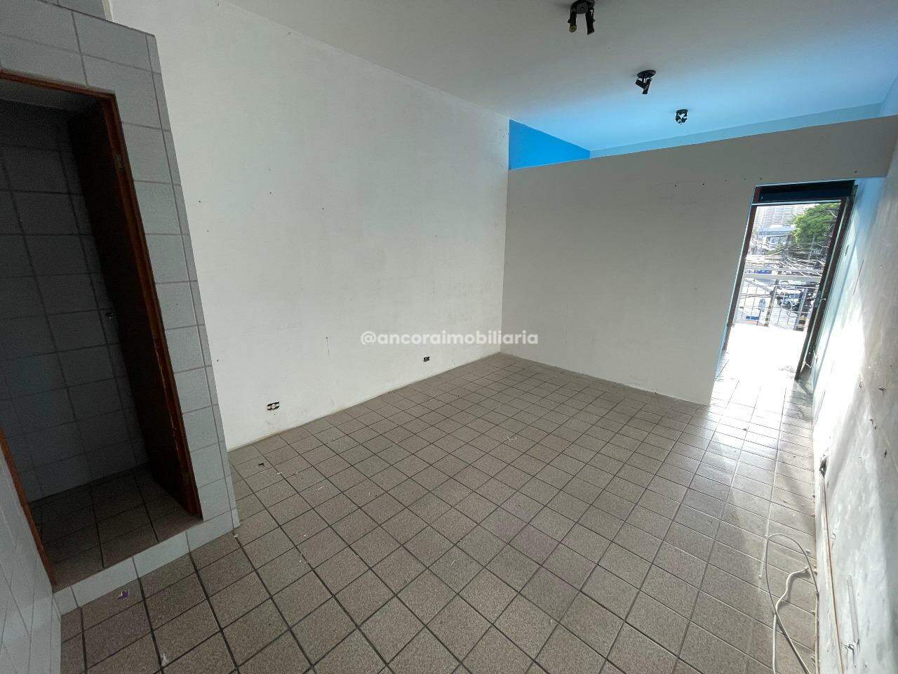Sala para aluguel no Espinheiro: 