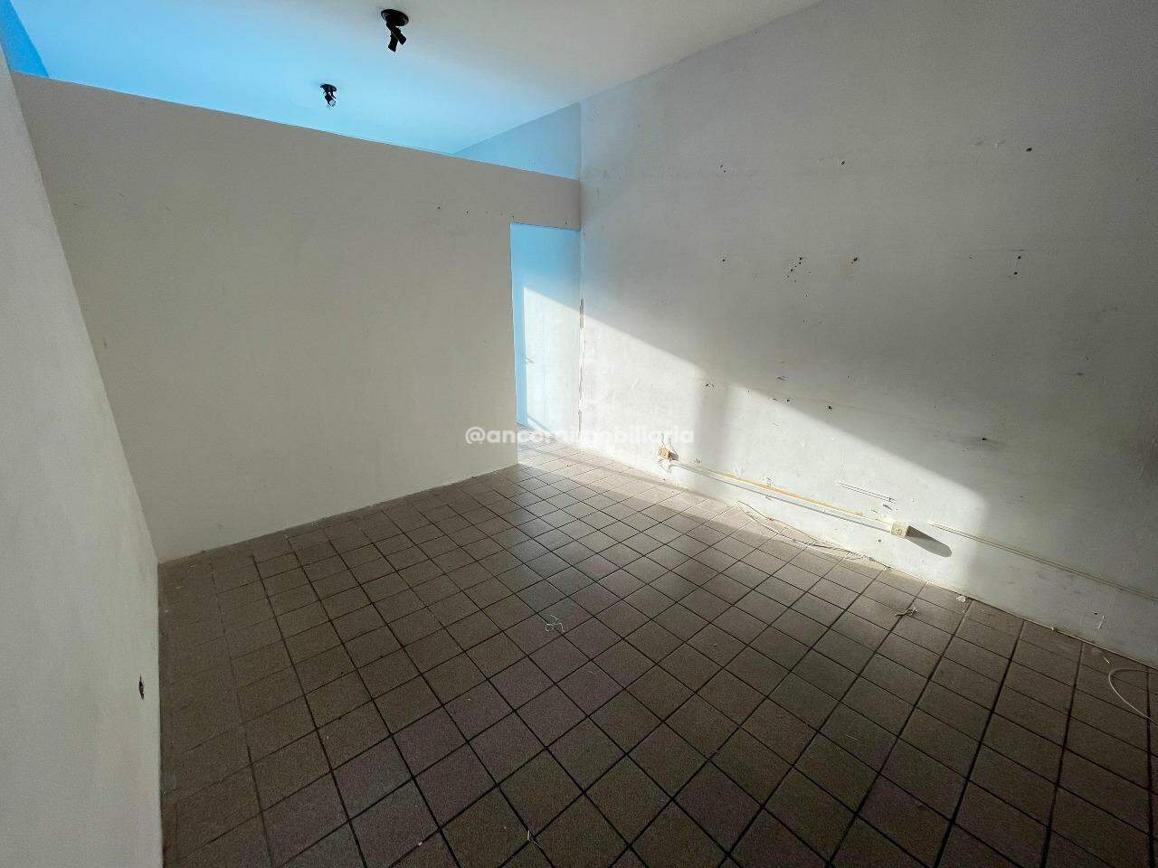 Sala para aluguel no Espinheiro: 