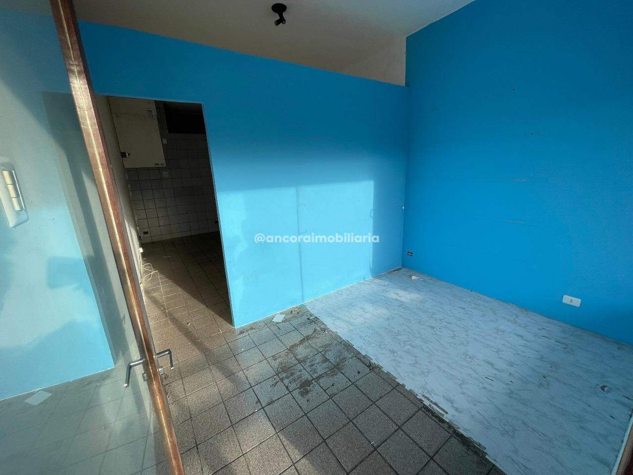 Sala para aluguel no Espinheiro: 