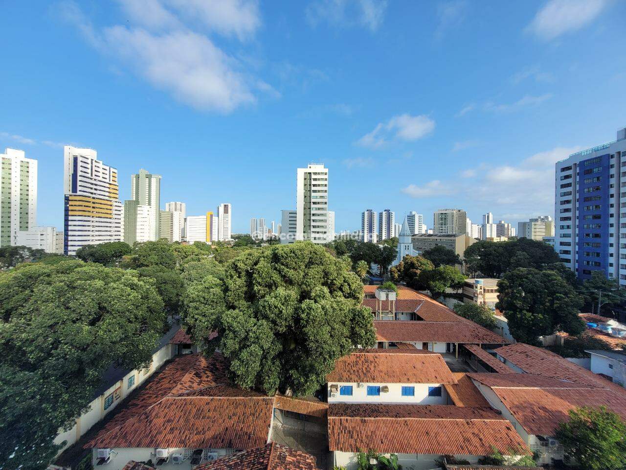 Apartamento para aluguel no Encruzilhada: 