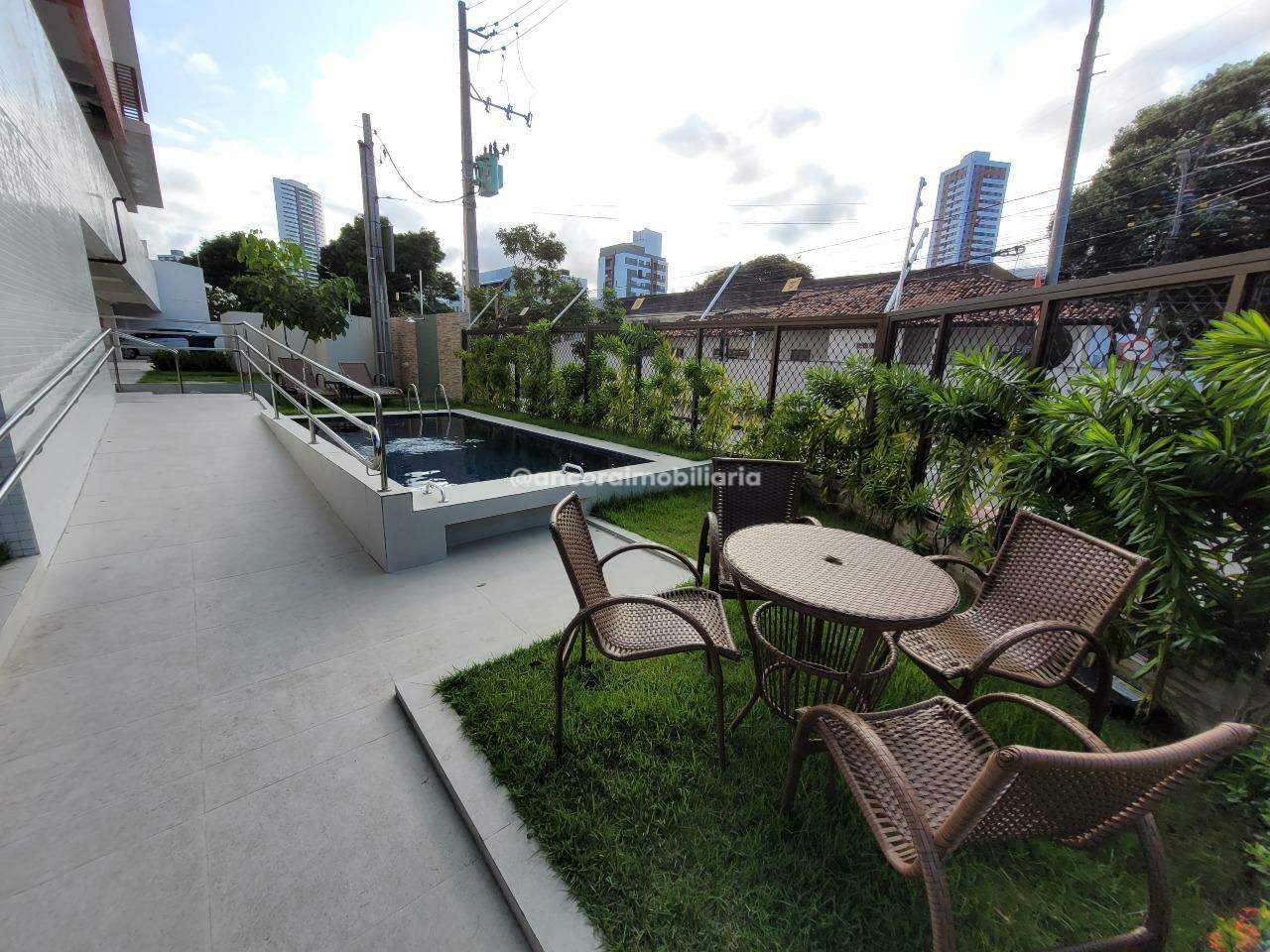 Apartamento para aluguel no Encruzilhada: 