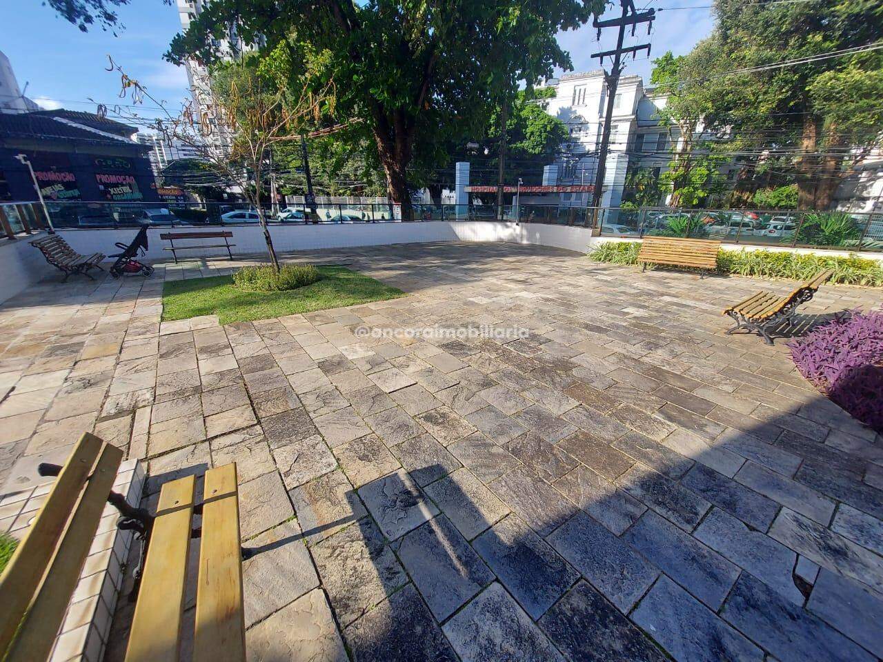 Apartamento à venda no Graças: