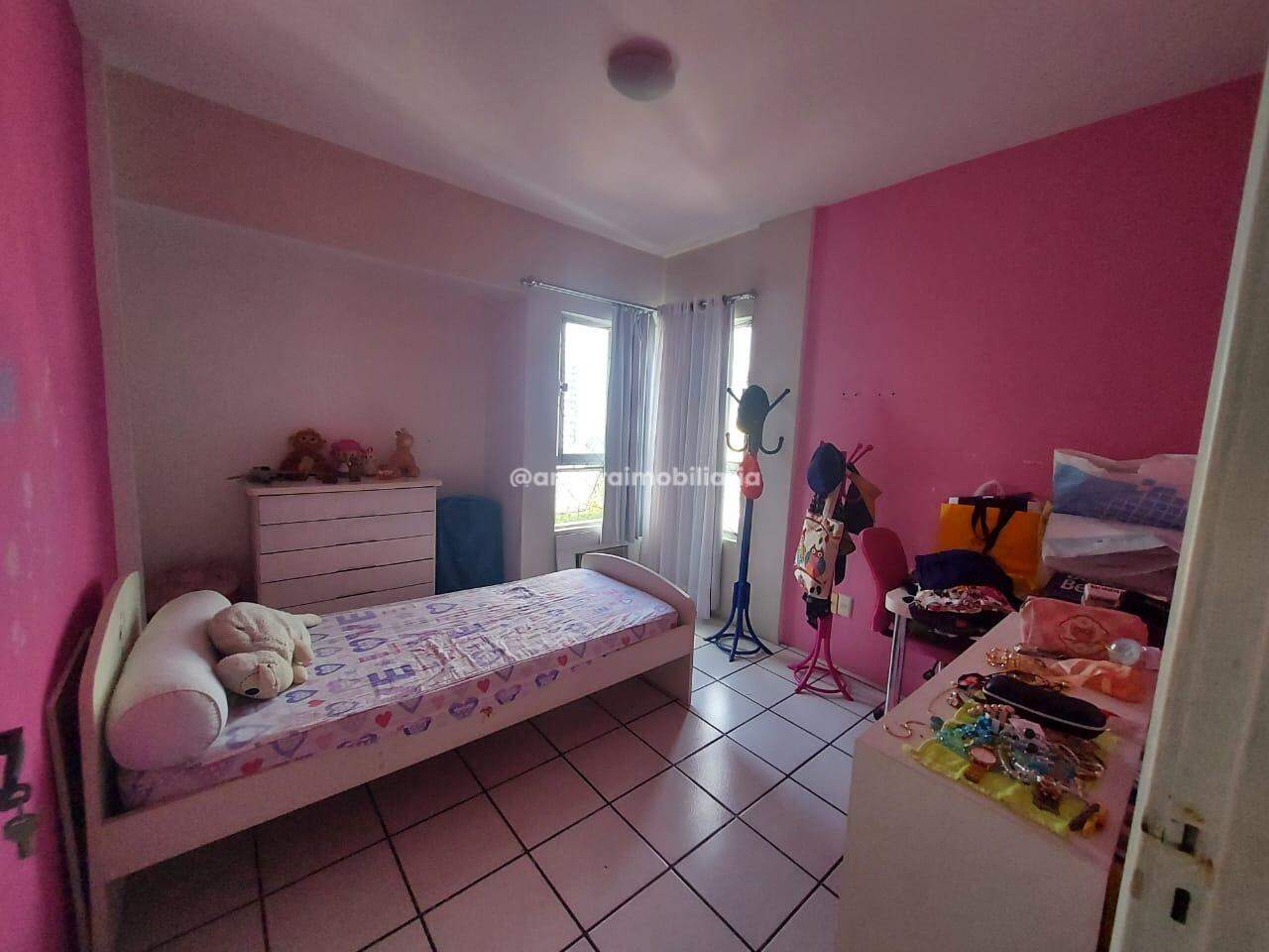 Apartamento à venda no Graças: