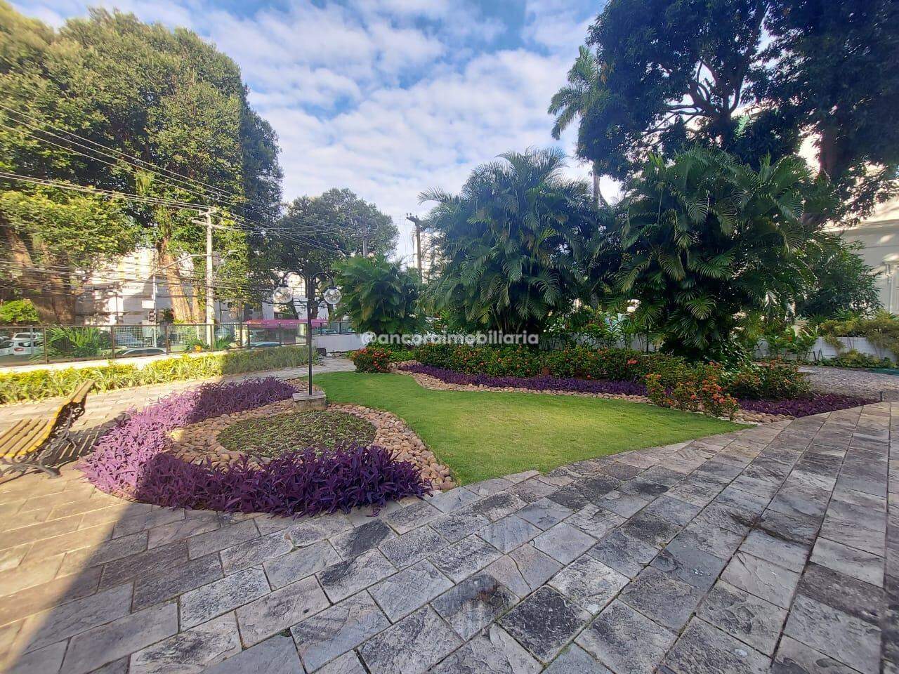 Apartamento à venda no Graças: