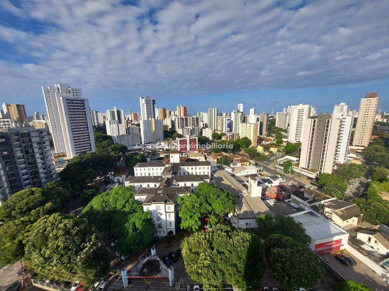 Apartamento à venda no Graças: