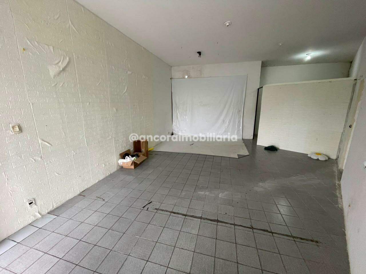 Sala para aluguel no Espinheiro: