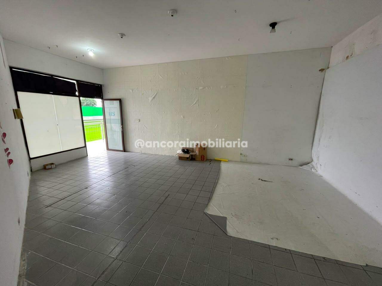 Sala para aluguel no Espinheiro: