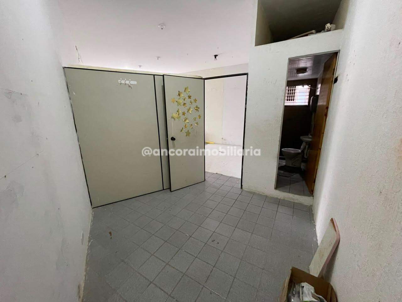 Sala para aluguel no Espinheiro: