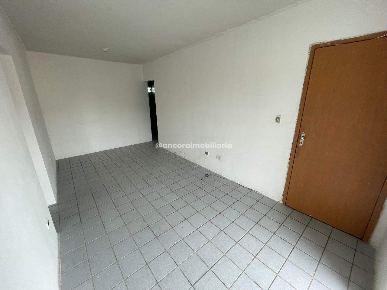 Apartamento para aluguel no Cordeiro: