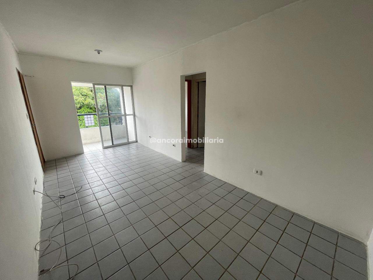 Apartamento para aluguel no Cordeiro: