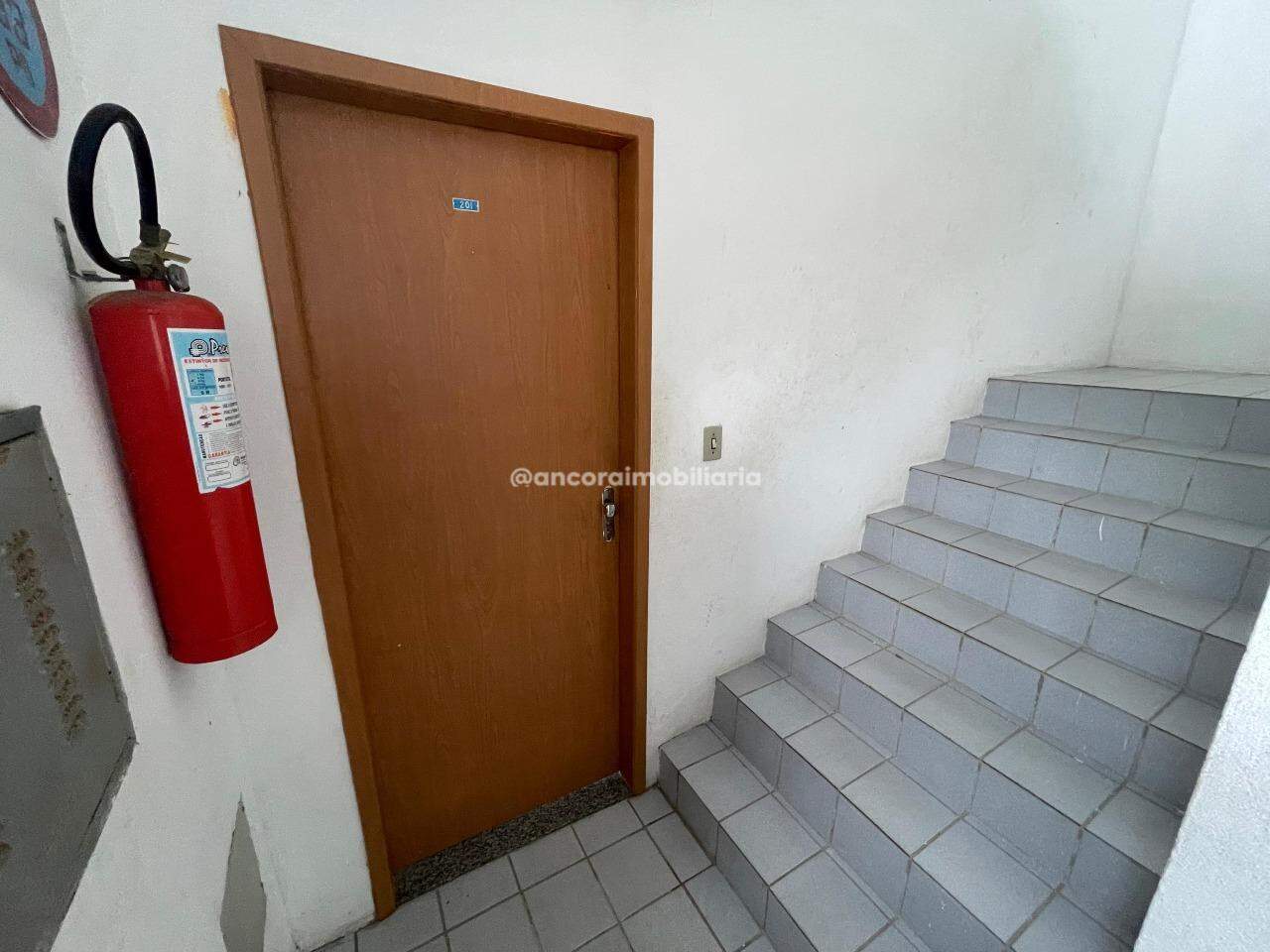 Apartamento para aluguel no Cordeiro: 