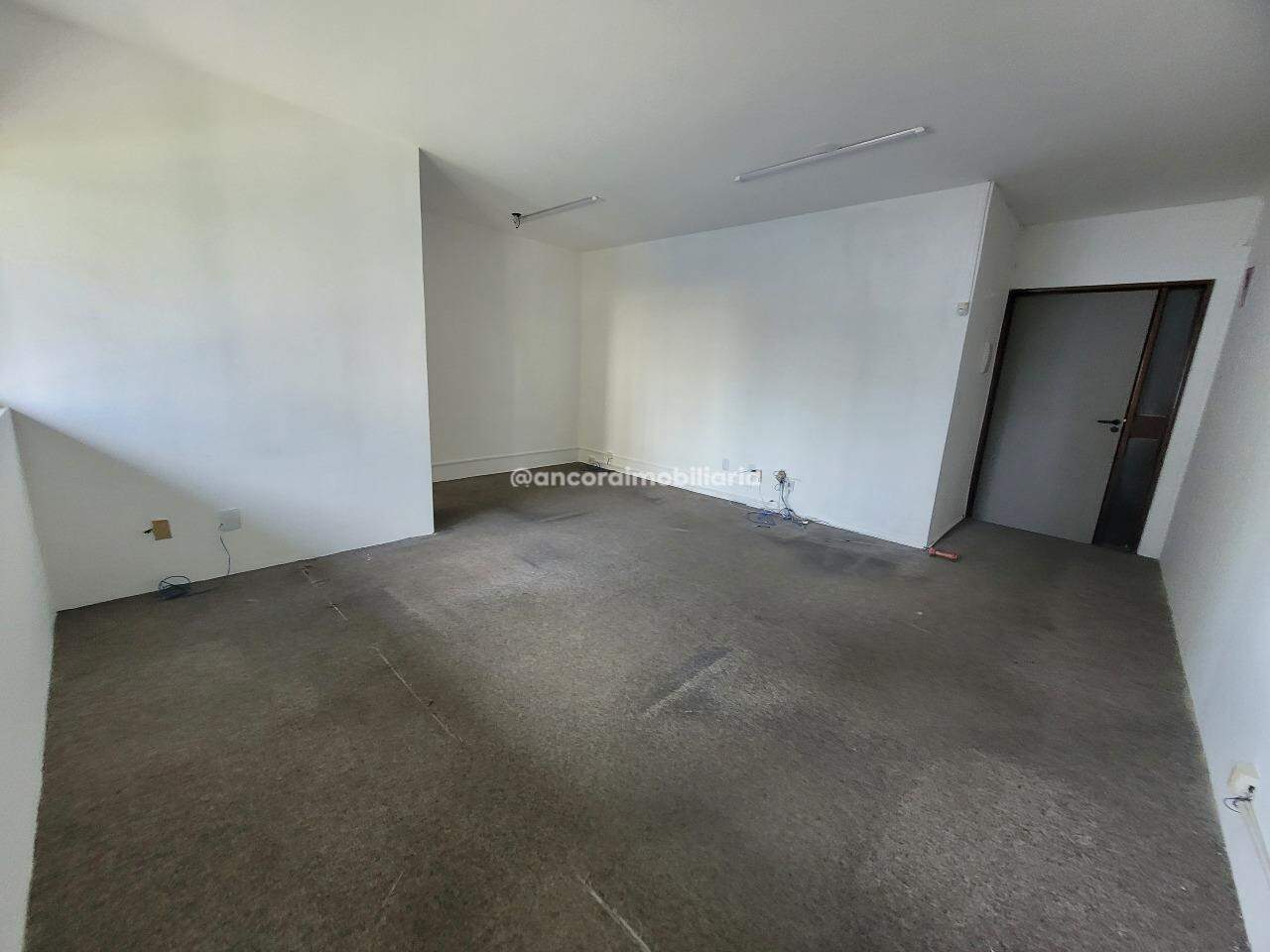 Sala para aluguel no Torre: 