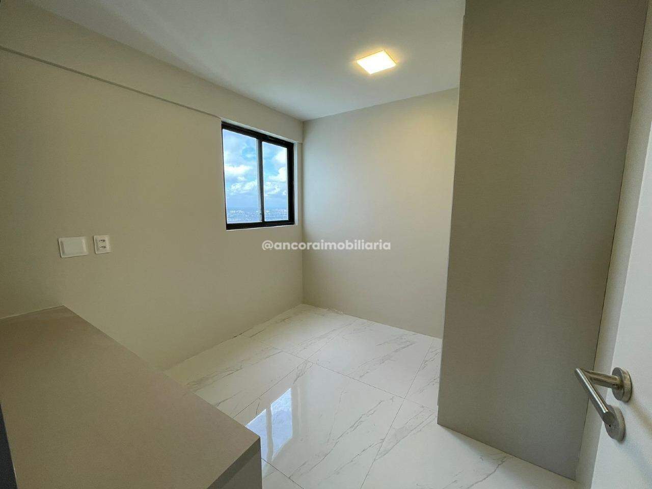 Apartamento para aluguel no Ilha do Retiro: