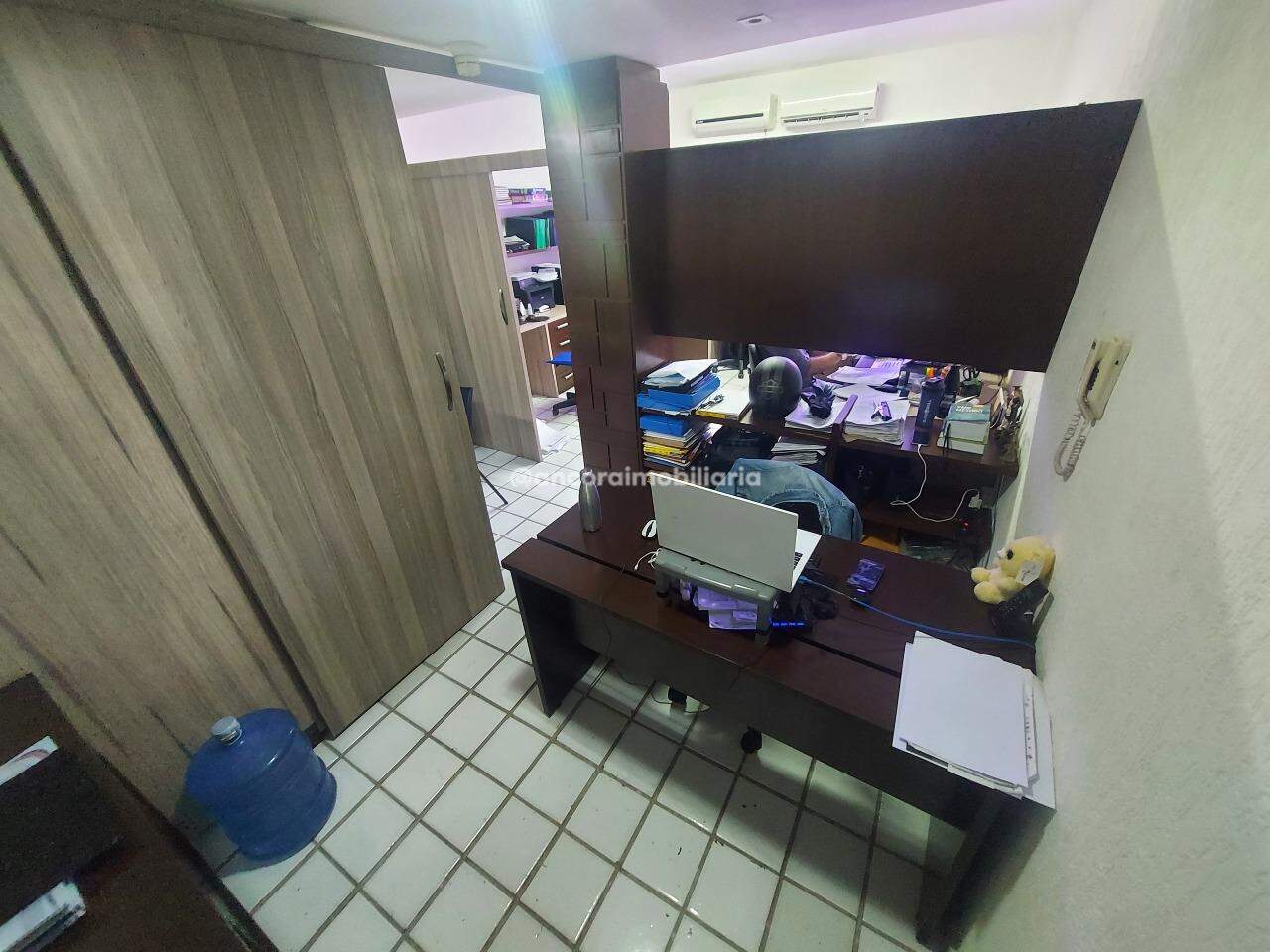 Sala à venda no Graças: 