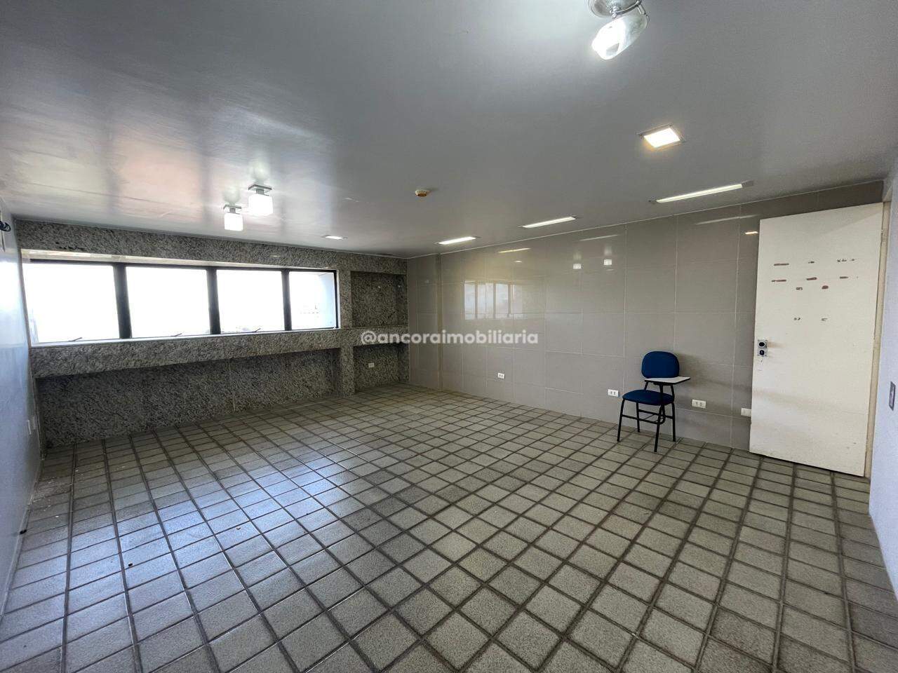 Sala para aluguel no Espinheiro: