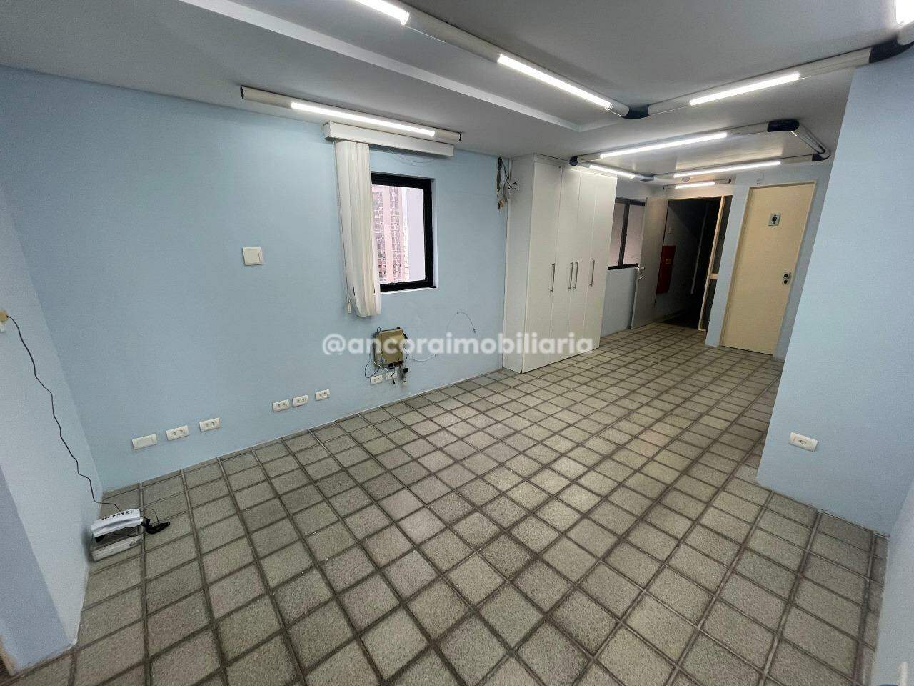 Sala para aluguel no Espinheiro:
