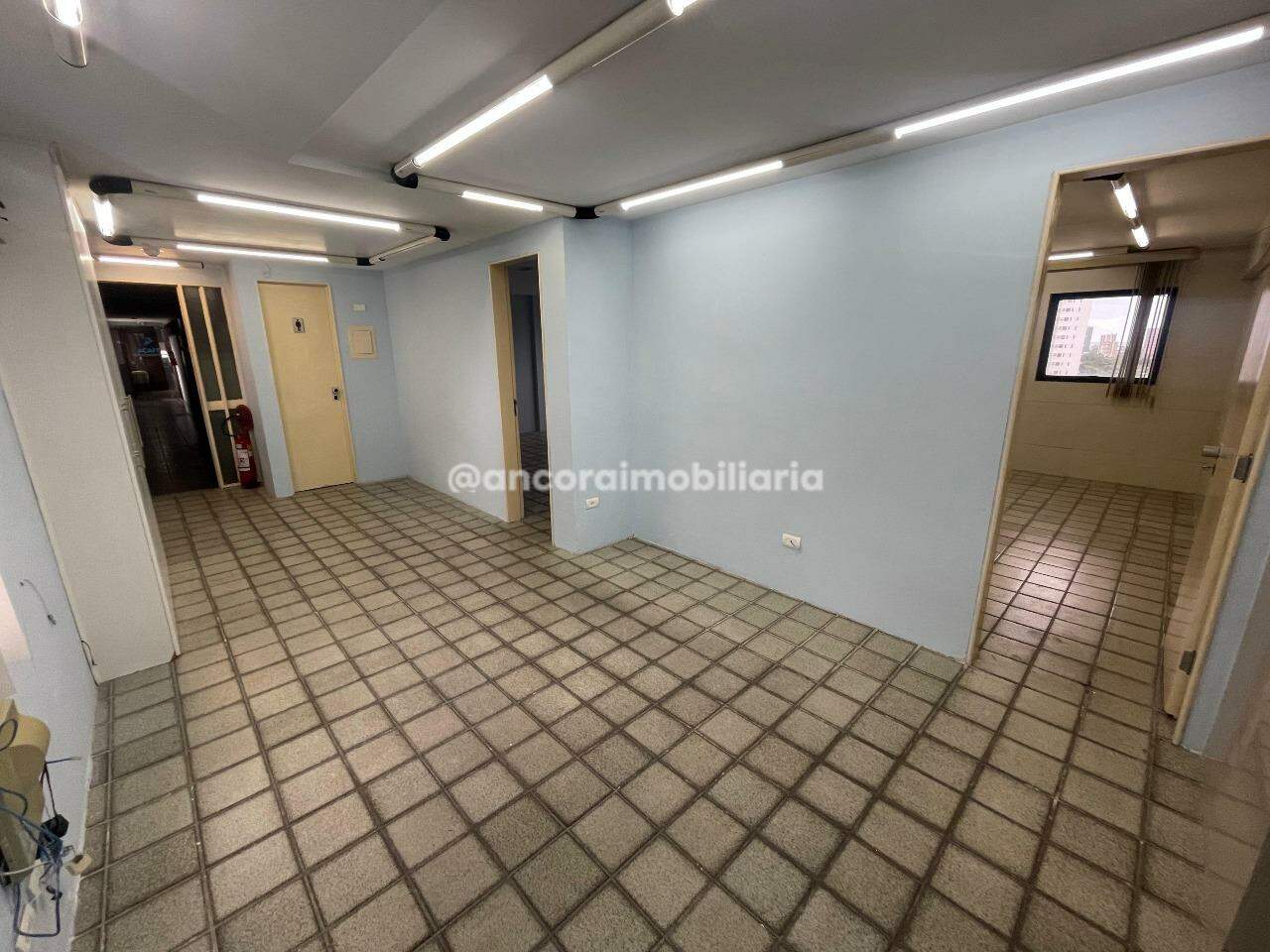 Sala para aluguel no Espinheiro: