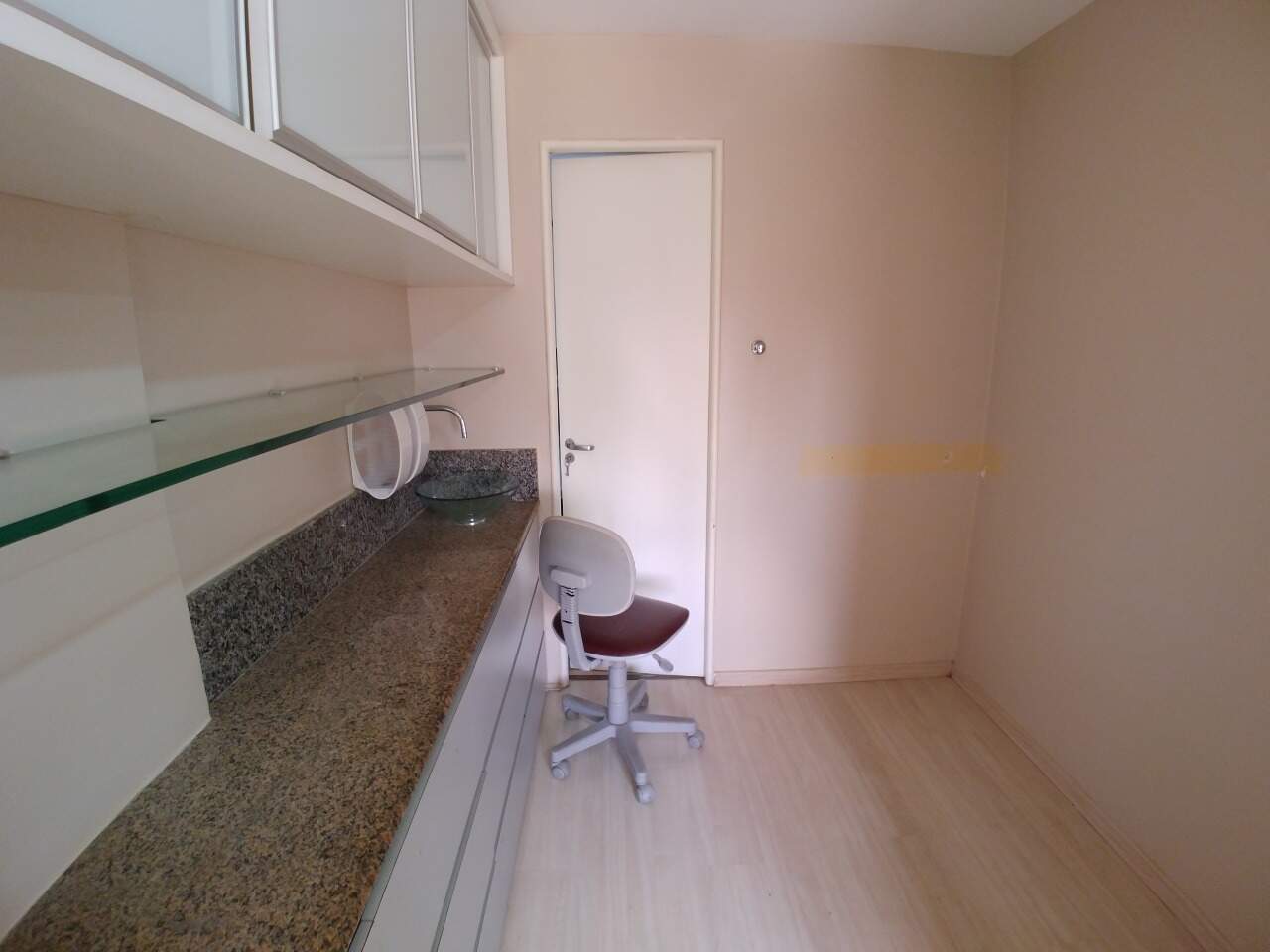 Sala à venda no Espinheiro: