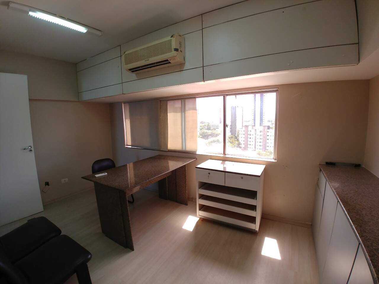 Sala à venda no Espinheiro: