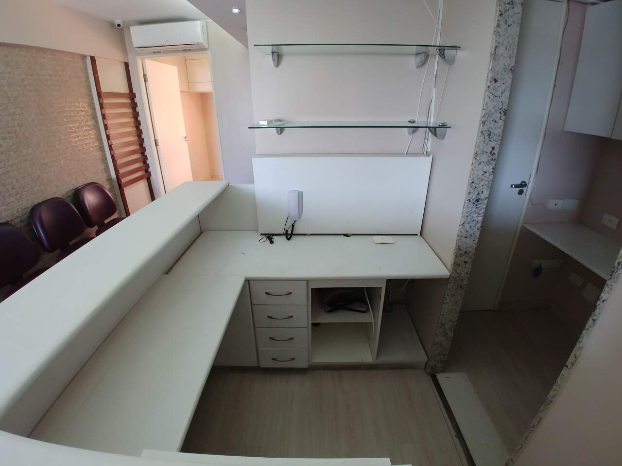 Sala à venda no Espinheiro: