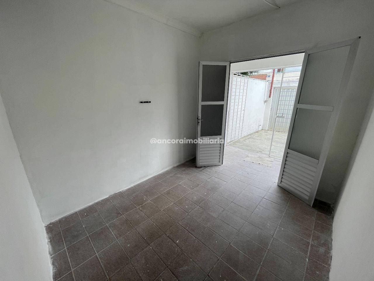 Casa para aluguel no Cordeiro: 