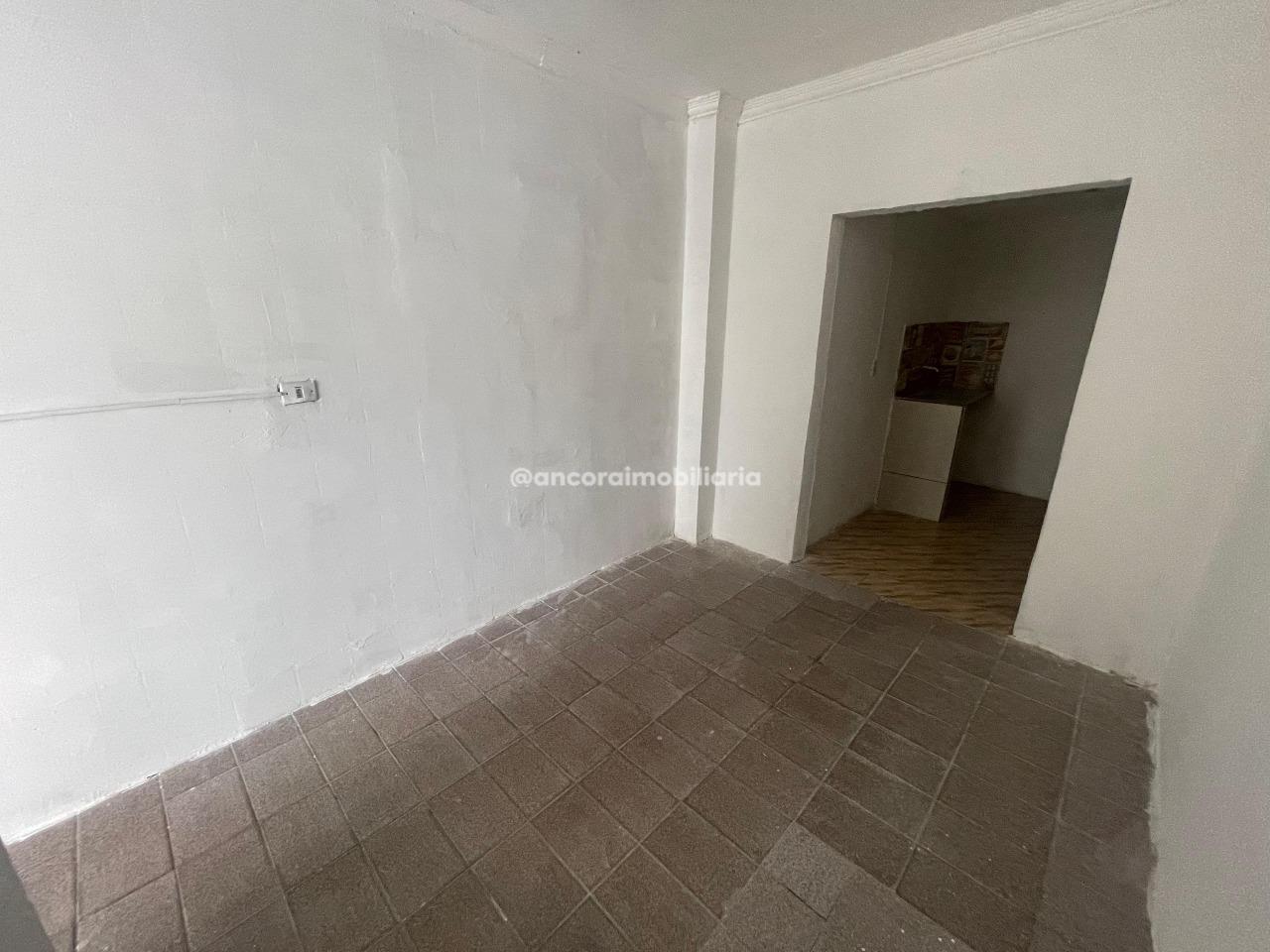 Casa para aluguel no Cordeiro: 