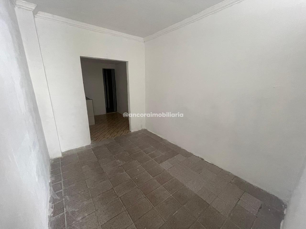 Casa para aluguel no Cordeiro: 