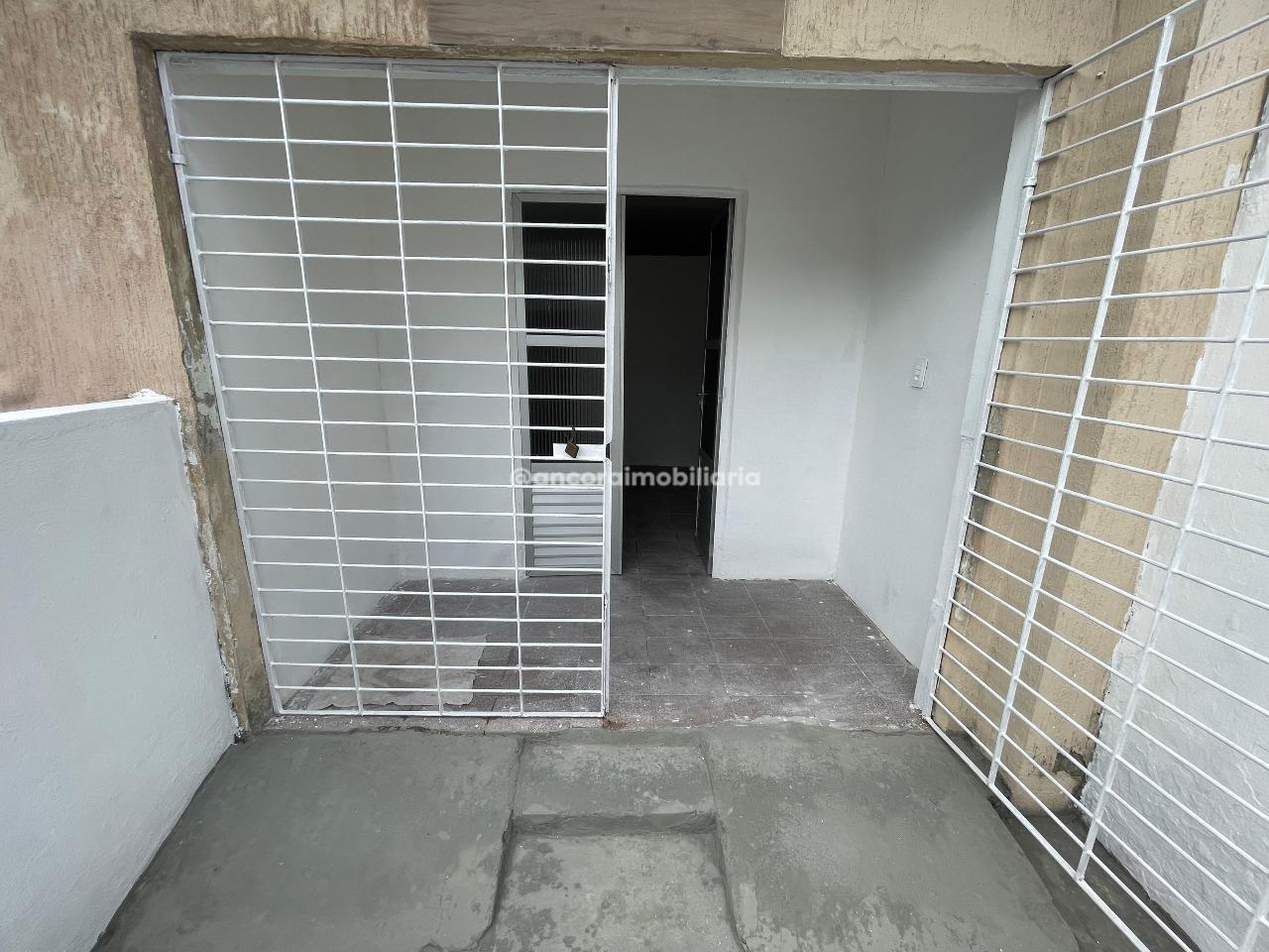 Casa para aluguel no Cordeiro: 