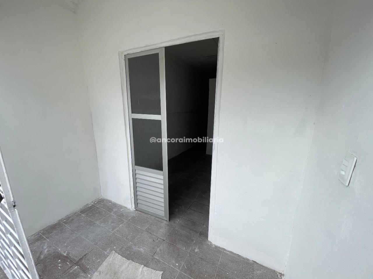 Casa para aluguel no Cordeiro: 