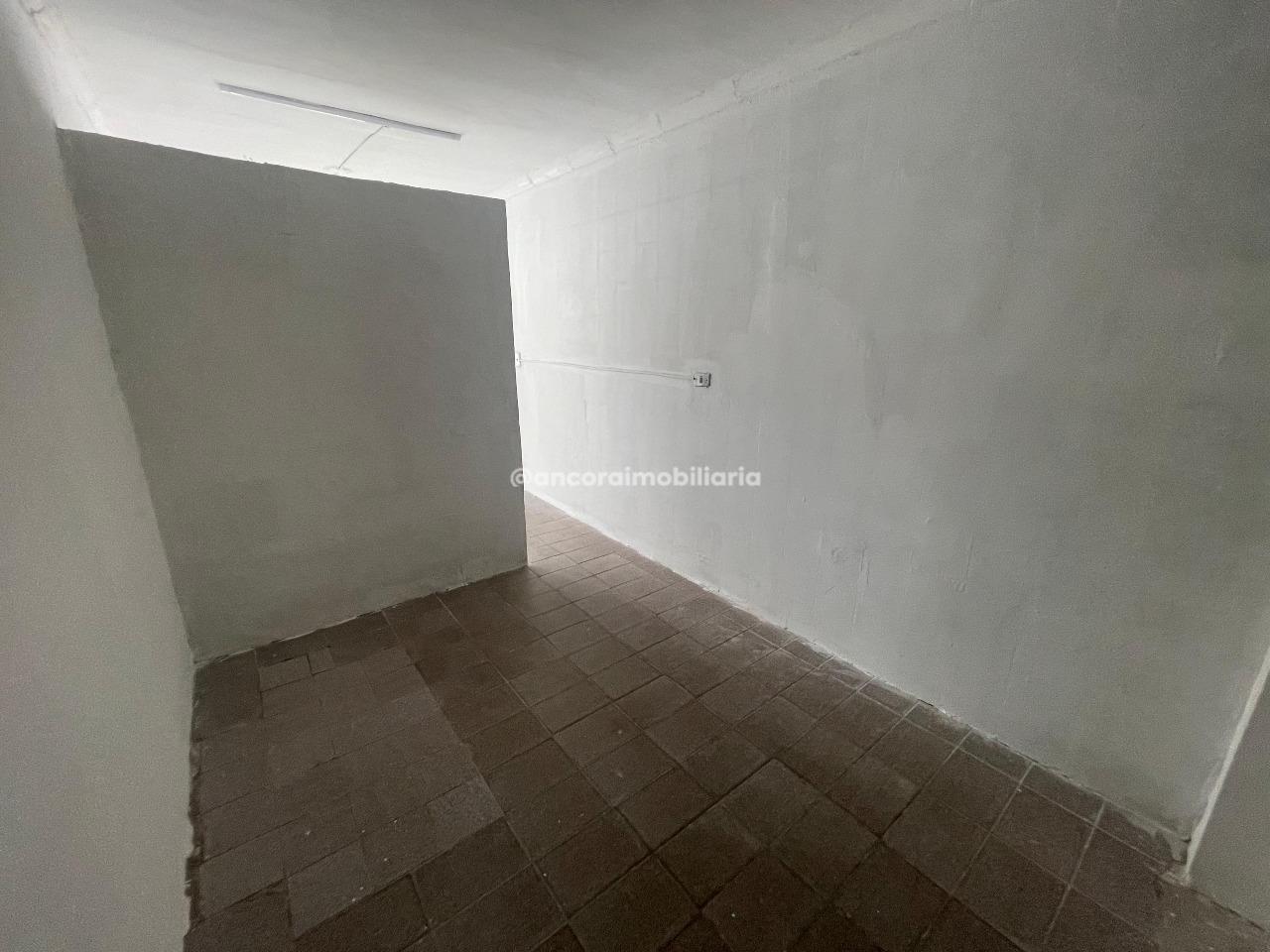 Casa para aluguel no Cordeiro: 