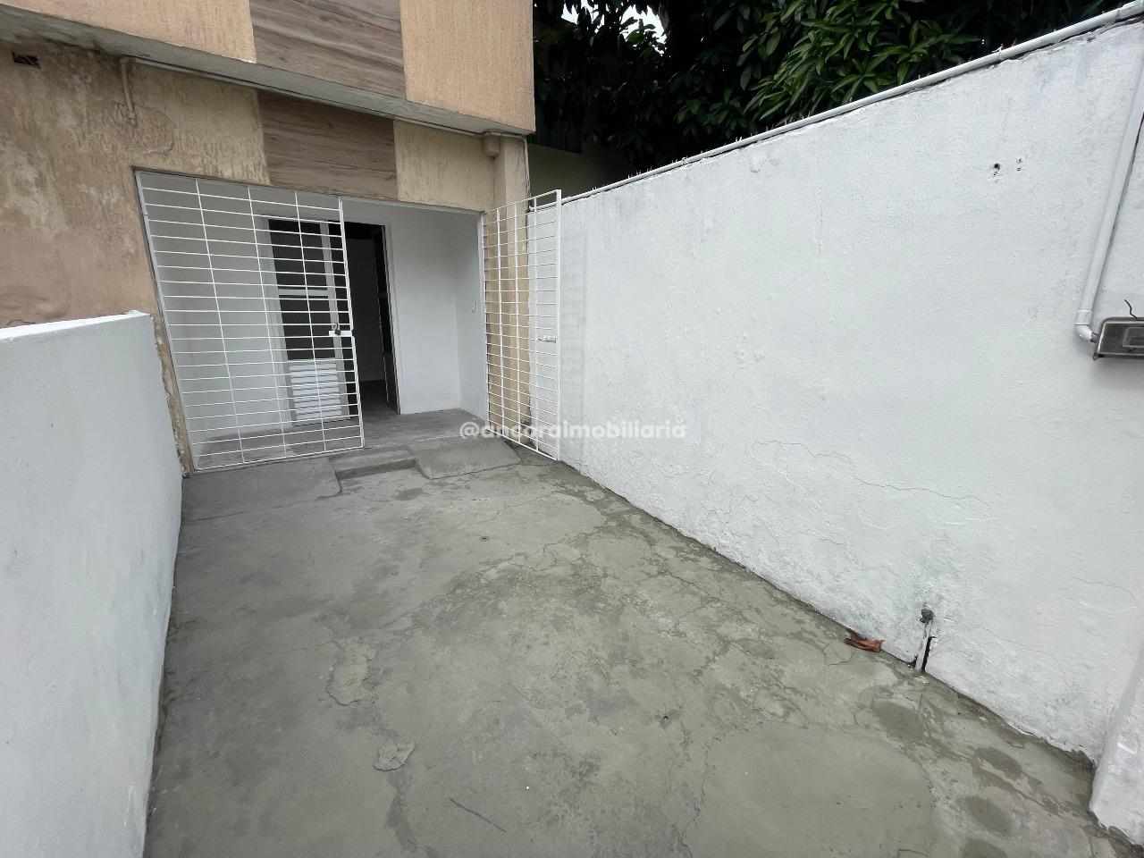 Casa para aluguel no Cordeiro: 