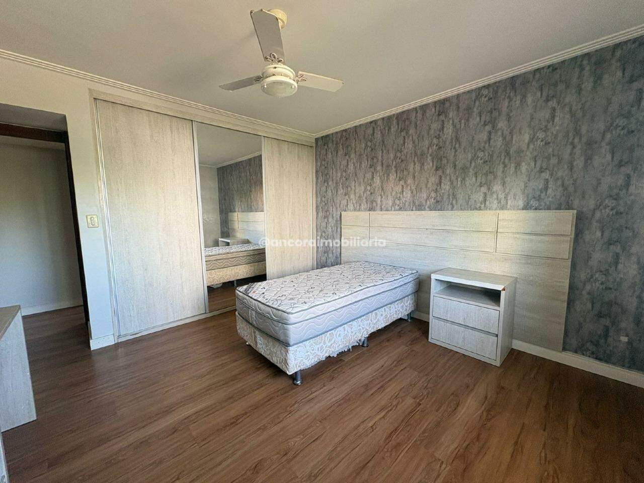Casa para aluguel no Candeias: 