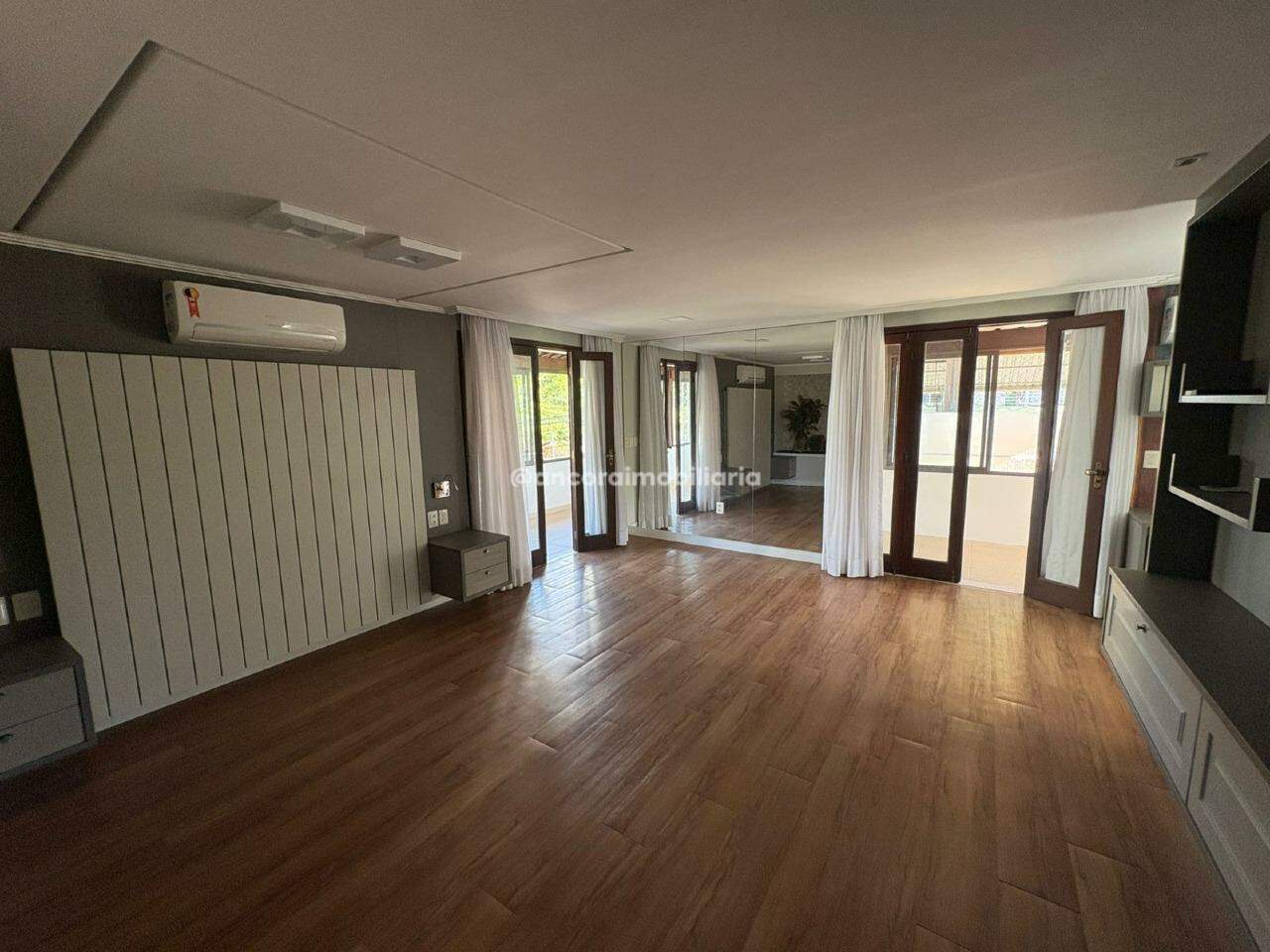 Casa para aluguel no Candeias: 