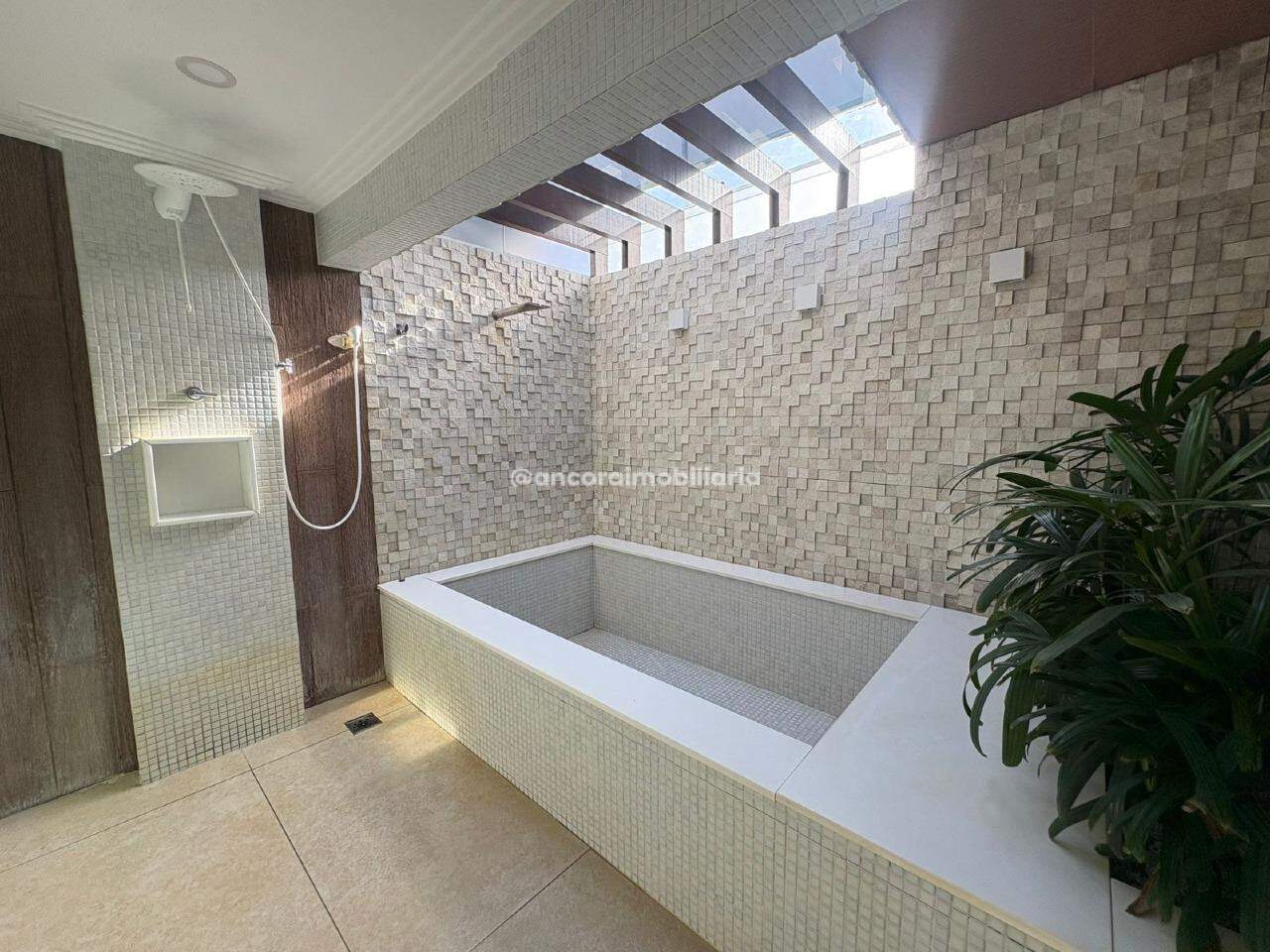 Casa para aluguel no Candeias: 
