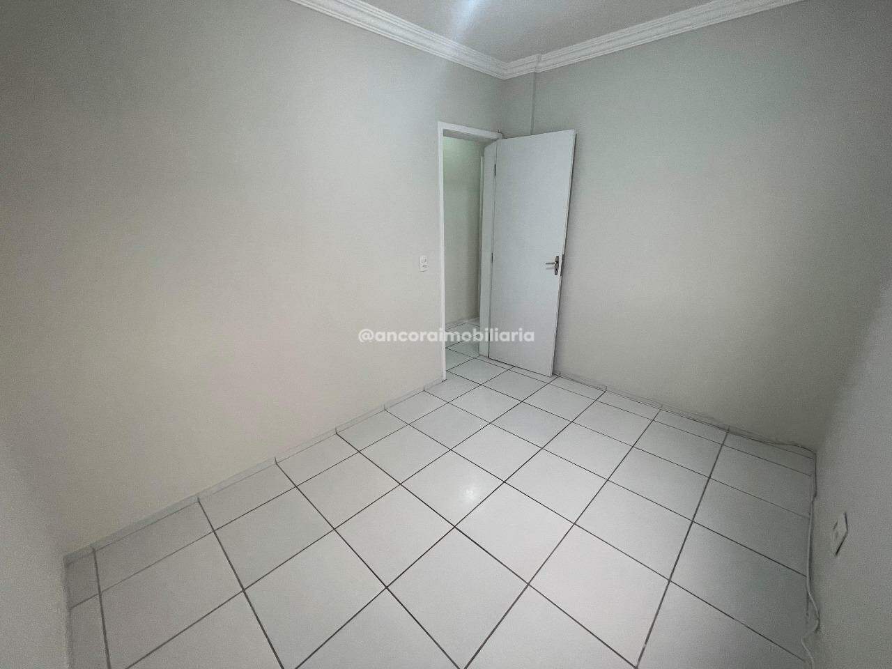 Apartamento para aluguel no Encruzilhada: 