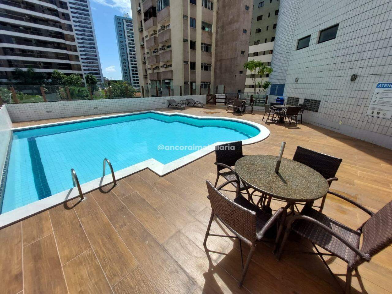 Apartamento à venda no Graças: