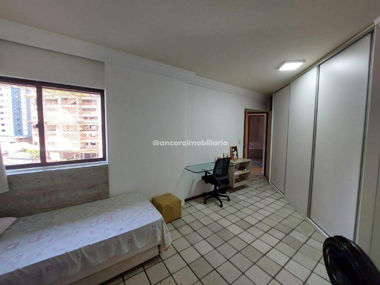 Apartamento à venda no Graças: