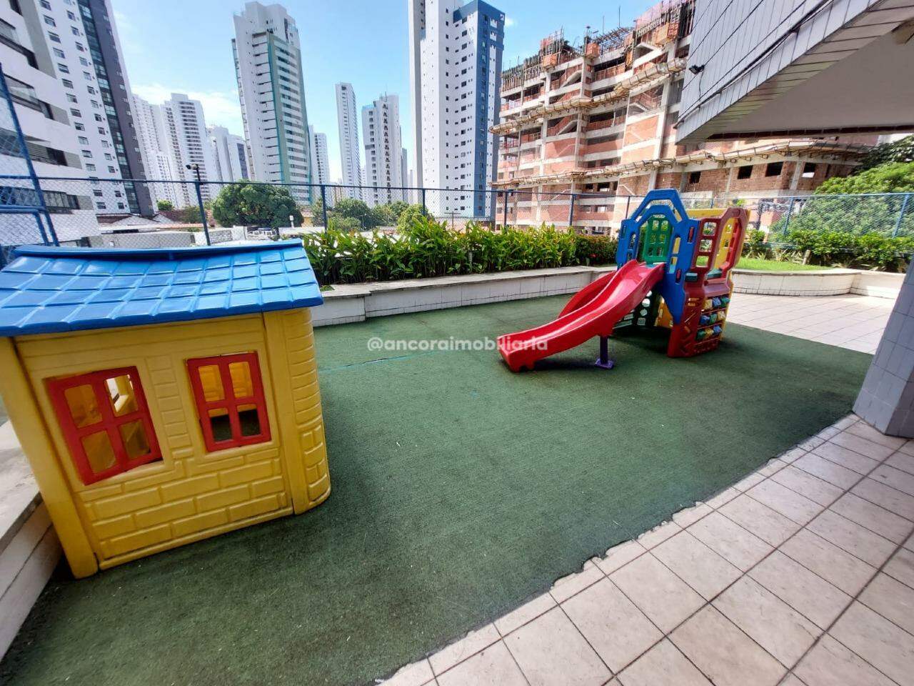 Apartamento à venda no Graças: