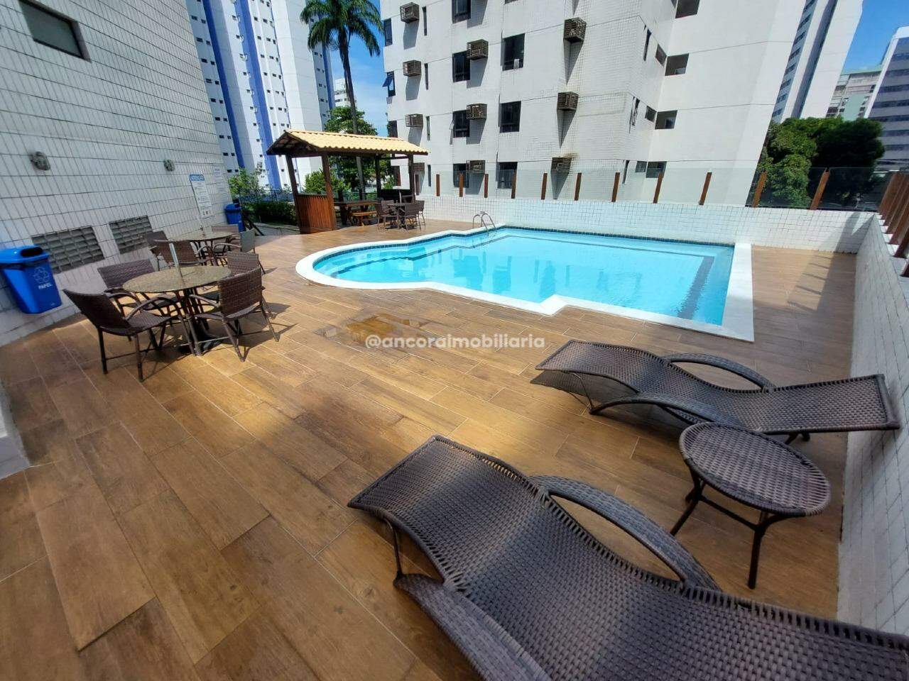 Apartamento à venda no Graças: