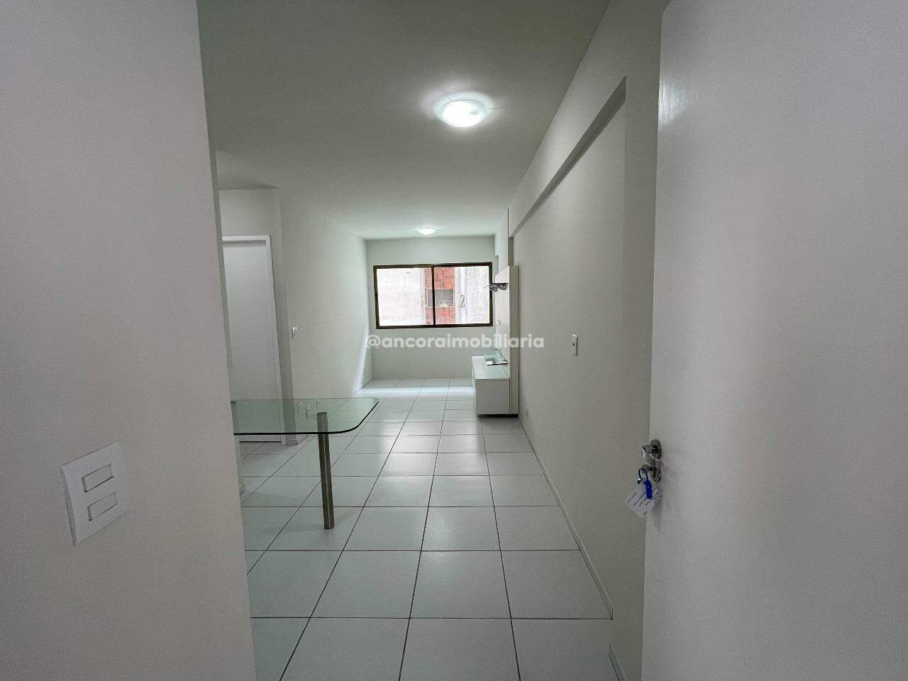 Apartamento para aluguel no Aflitos: 