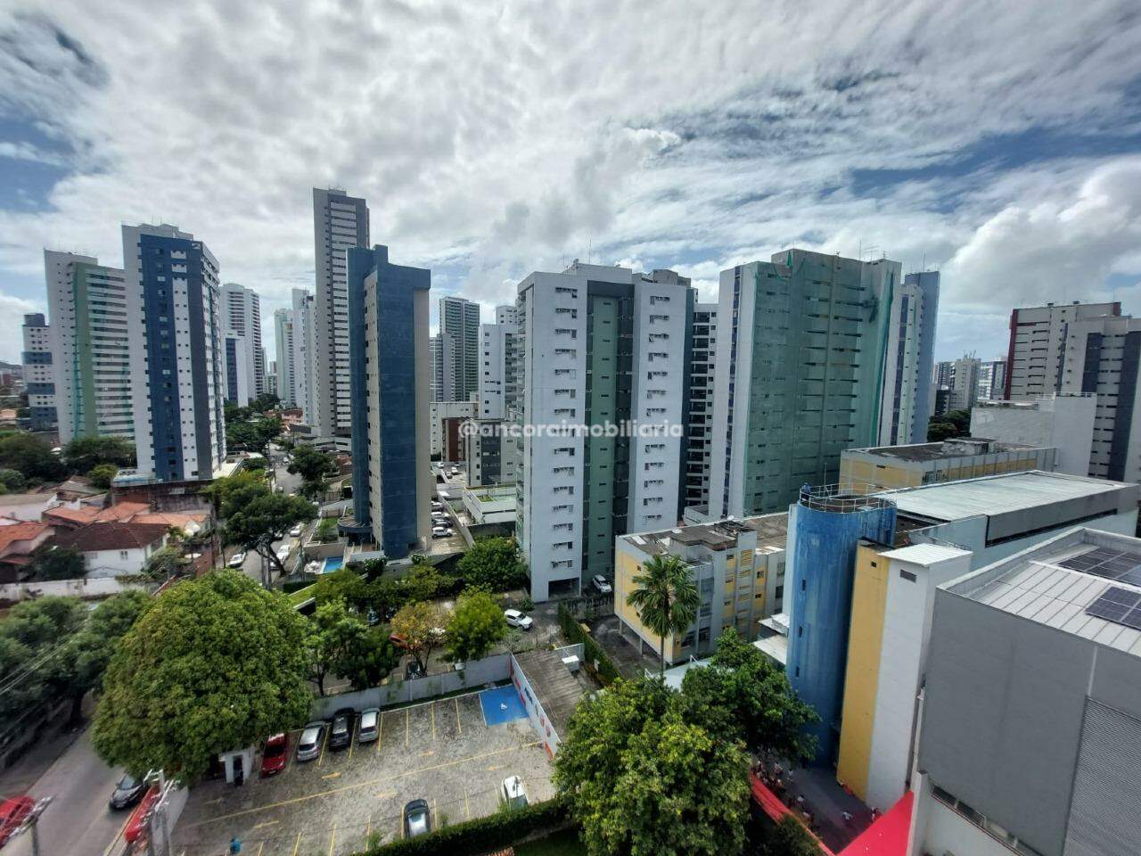 Apartamento à venda no Graças: