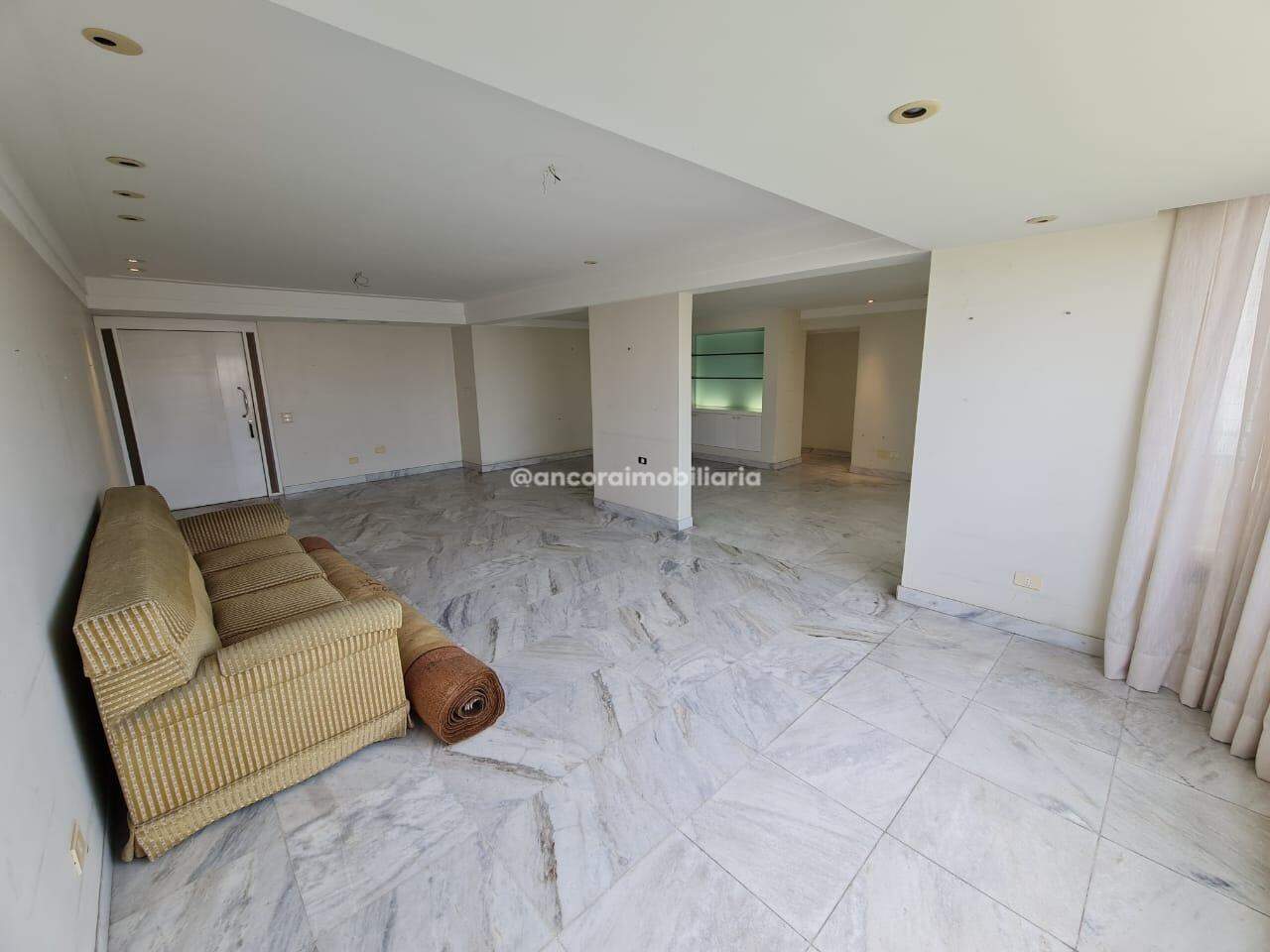 Apartamento à venda no Graças: 