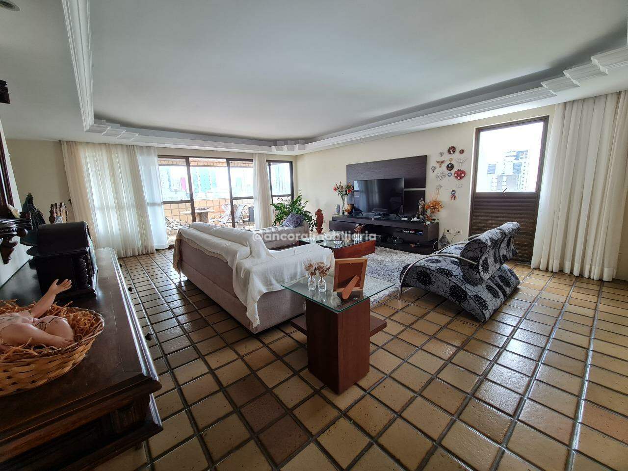 Apartamento à venda no Graças: 